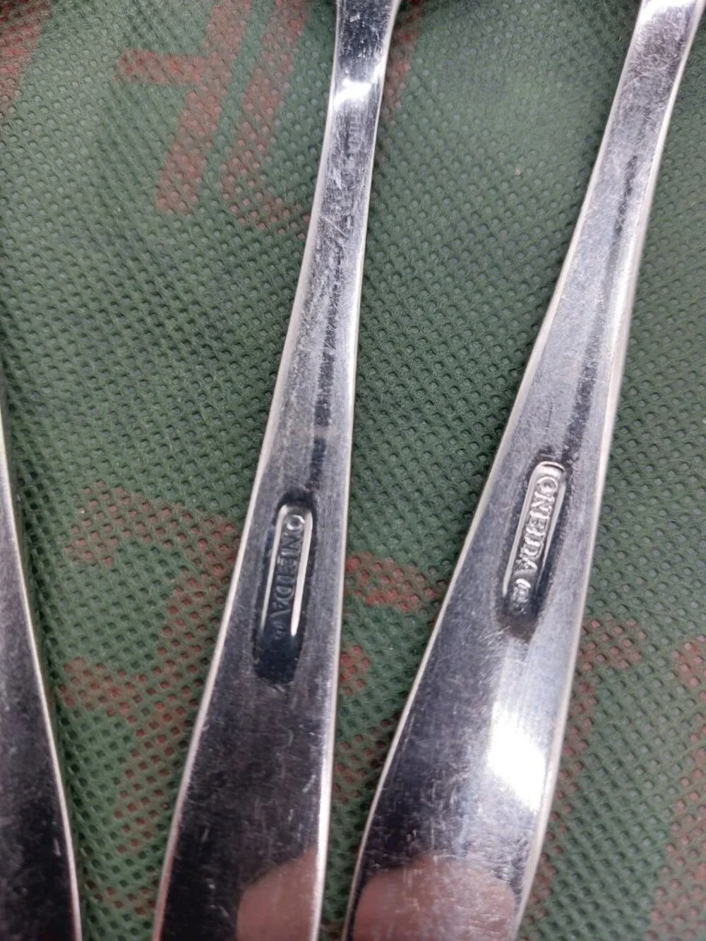 Oneida Taylor Everyday Flatware Soup Spoons Set 4 18/0 Stainless Steel 6.5